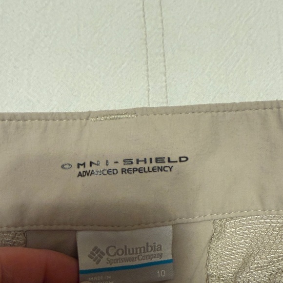 Columbia Women’s Omni-Shield Hiking Capris EUC Size 10 - Picture 3 of 6